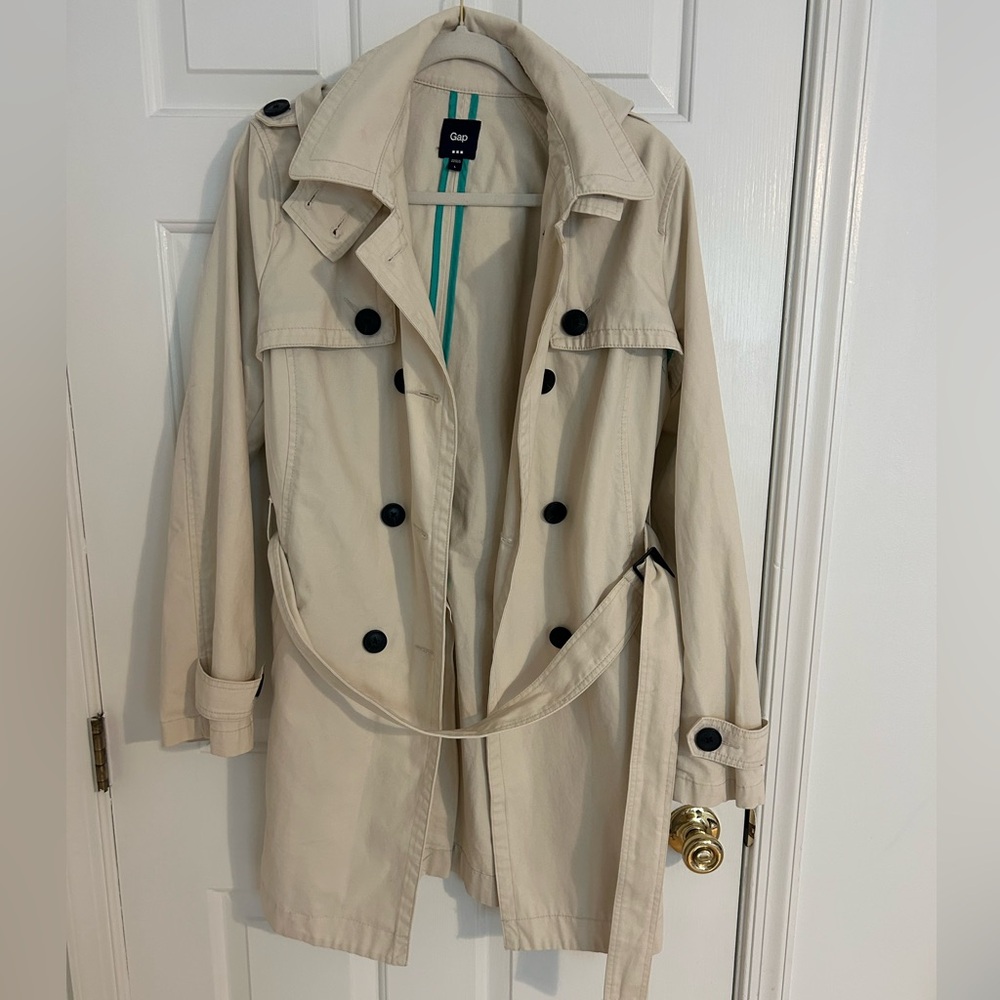 Gap trench coat with removable hood size L
